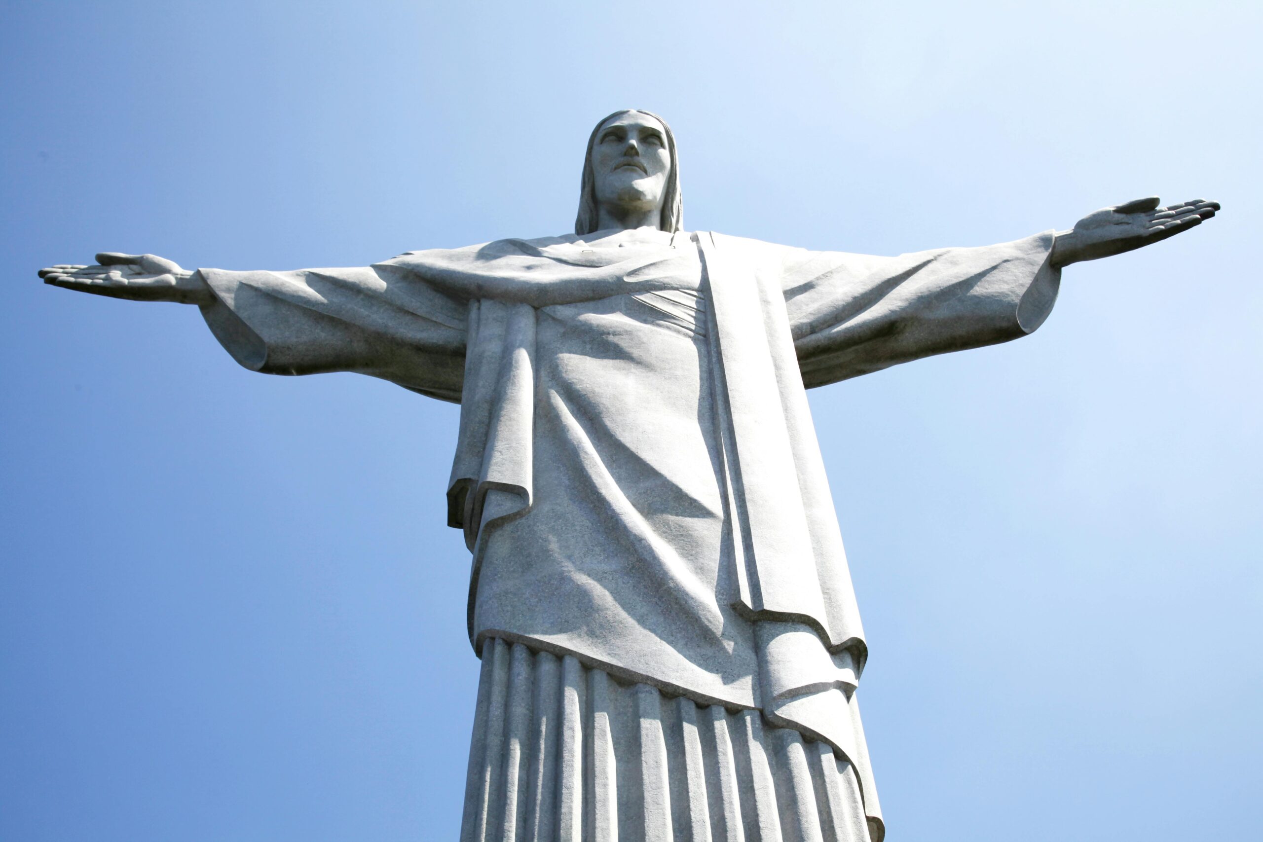 O Cristo Redentor e o Morro do Corcovado: Símbolos de Fé e Engenharia
